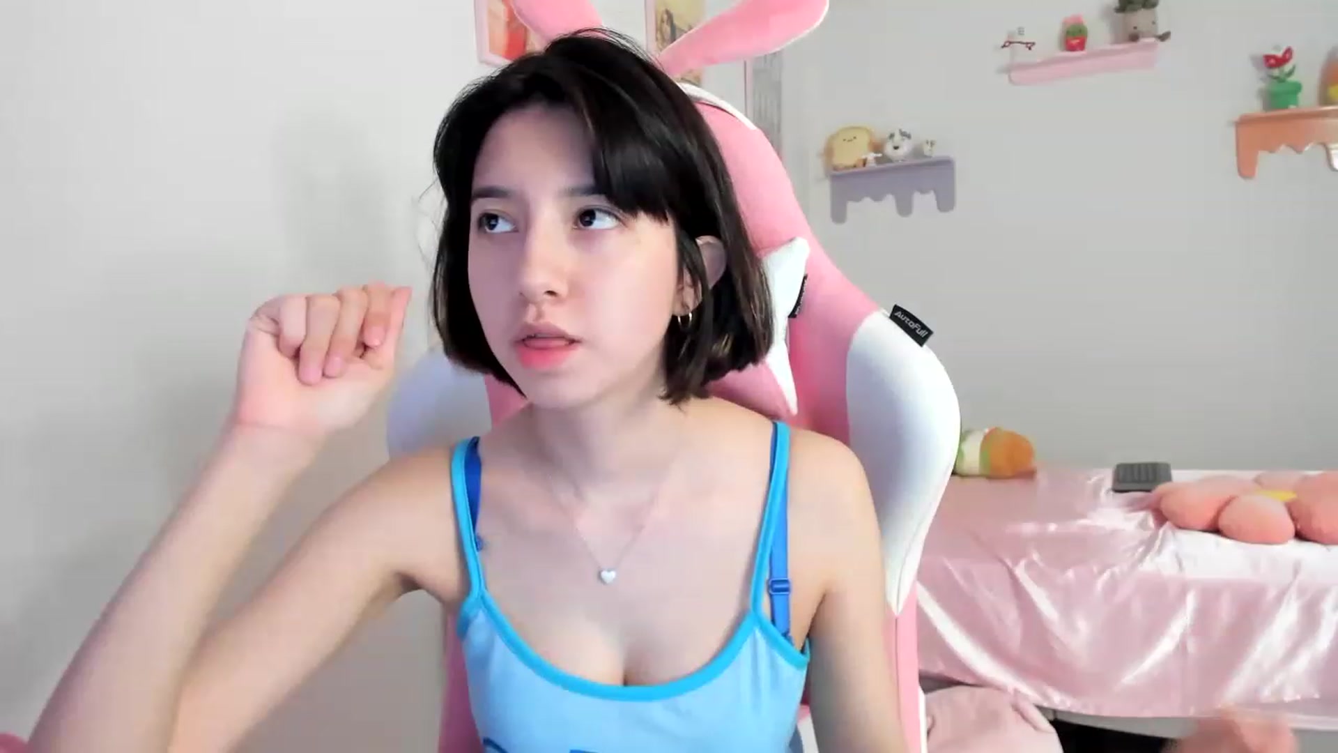 Gallery image thumbnail from Cherrycute666's myfreecams stream on, 07/25/2023, 22:24 image 3 of 20