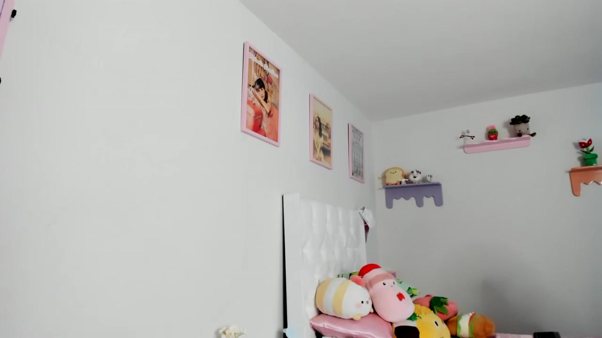 Gallery image thumbnail from Cherrycute666's myfreecams stream on, 07/26/2023, 24:04 image 1 of 20