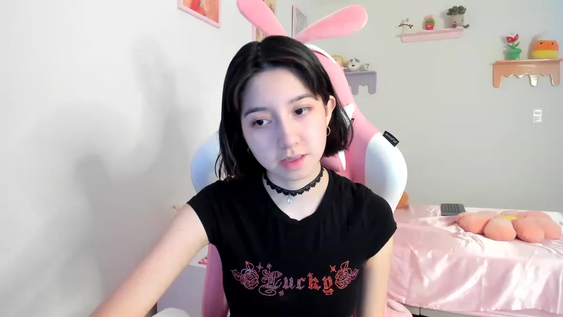Gallery image thumbnail from Cherrycute666's myfreecams stream on, 07/26/2023, 24:04 image 7 of 20