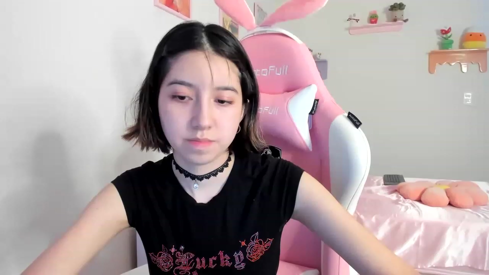 Gallery image thumbnail from Cherrycute666's myfreecams stream on, 07/26/2023, 24:04 image 15 of 20