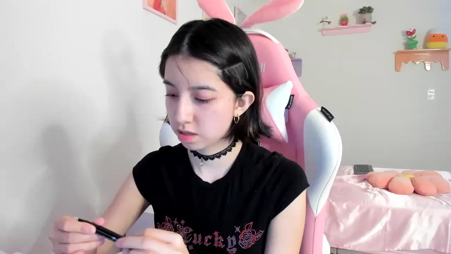 Gallery image thumbnail from Cherrycute666's myfreecams stream on, 07/26/2023, 24:04 image 12 of 20