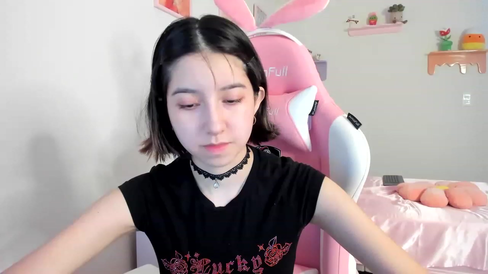Gallery image thumbnail from Cherrycute666's myfreecams stream on, 07/26/2023, 24:04 image 13 of 20