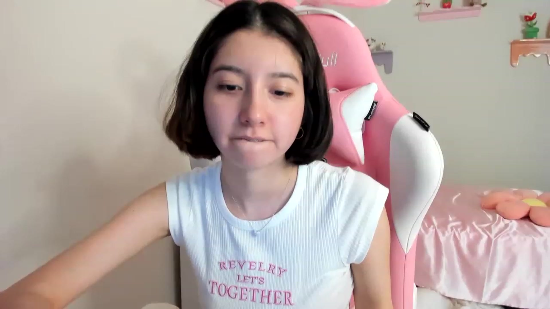 Gallery image thumbnail from Cherrycute666's myfreecams stream on, 07/30/2023, 22:00 image 11 of 20