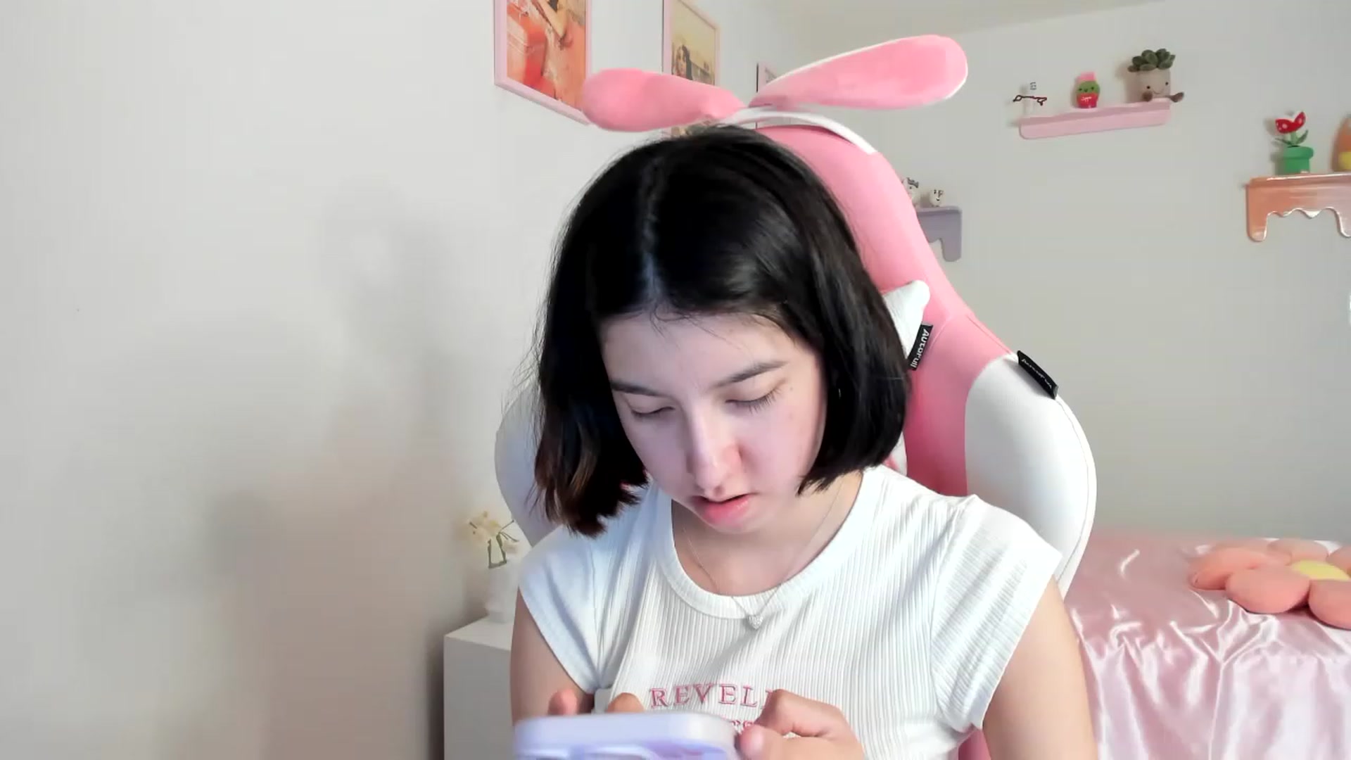 Gallery image thumbnail from Cherrycute666's myfreecams stream on, 07/30/2023, 22:00 image 7 of 20