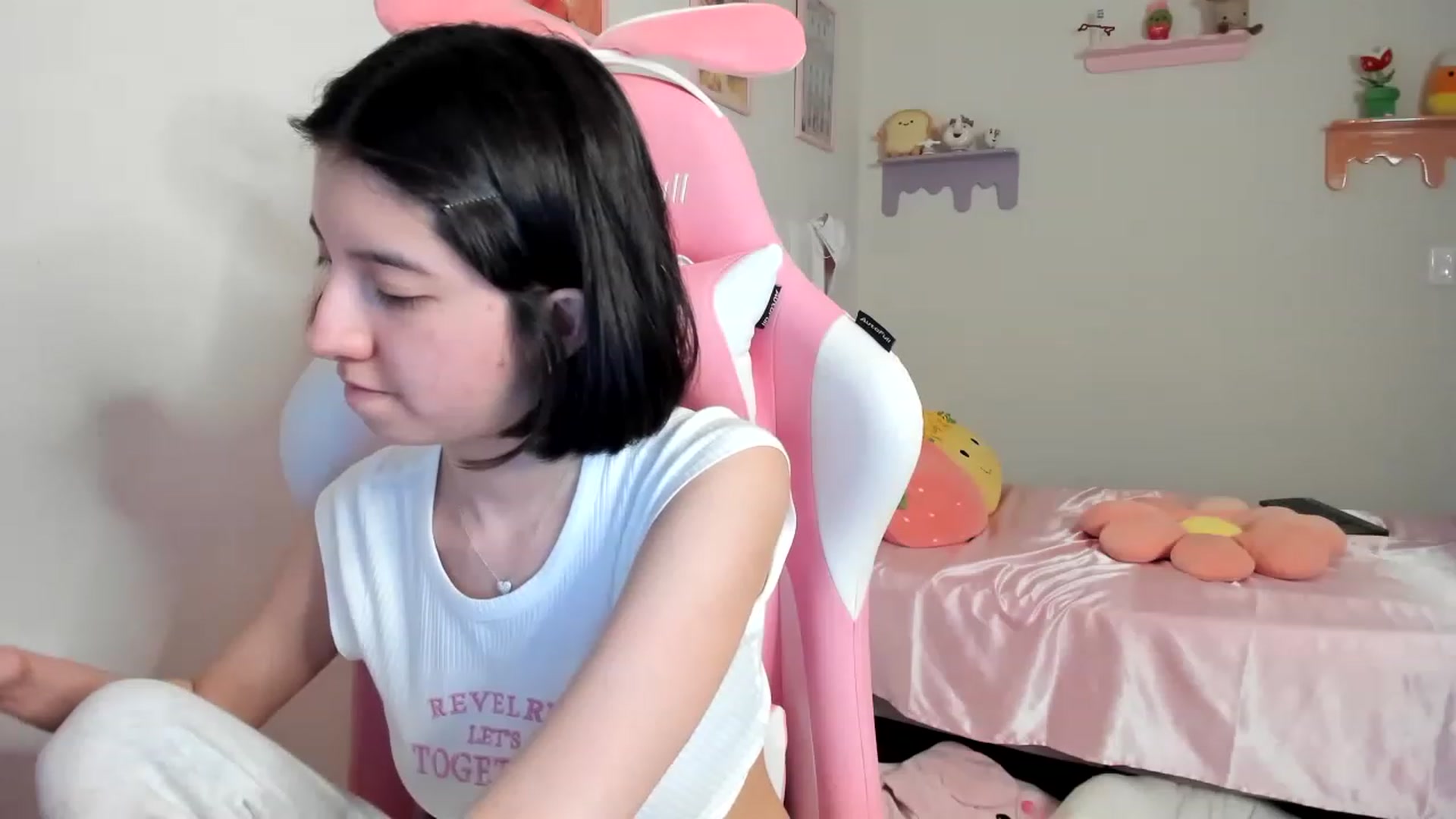Gallery image thumbnail from Cherrycute666's myfreecams stream on, 07/30/2023, 23:50 image 3 of 20