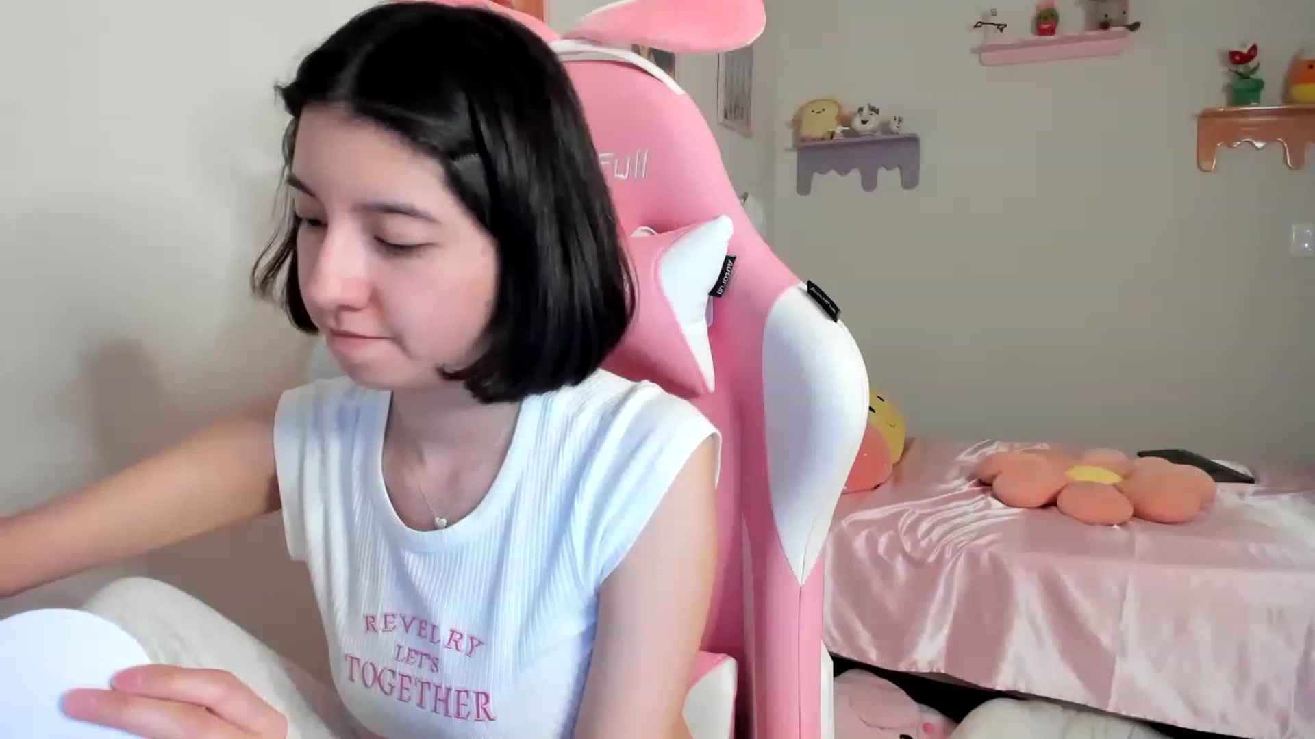 Gallery image thumbnail from Cherrycute666's myfreecams stream on, 07/30/2023, 23:50 image 4 of 20