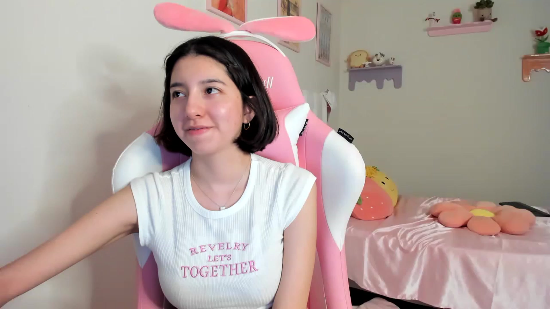 Gallery image thumbnail from Cherrycute666's myfreecams stream on, 07/30/2023, 23:50 image 15 of 20