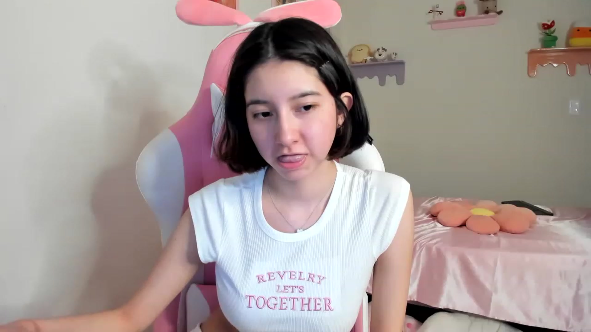 Gallery image thumbnail from Cherrycute666's myfreecams stream on, 07/30/2023, 23:50 image 6 of 20