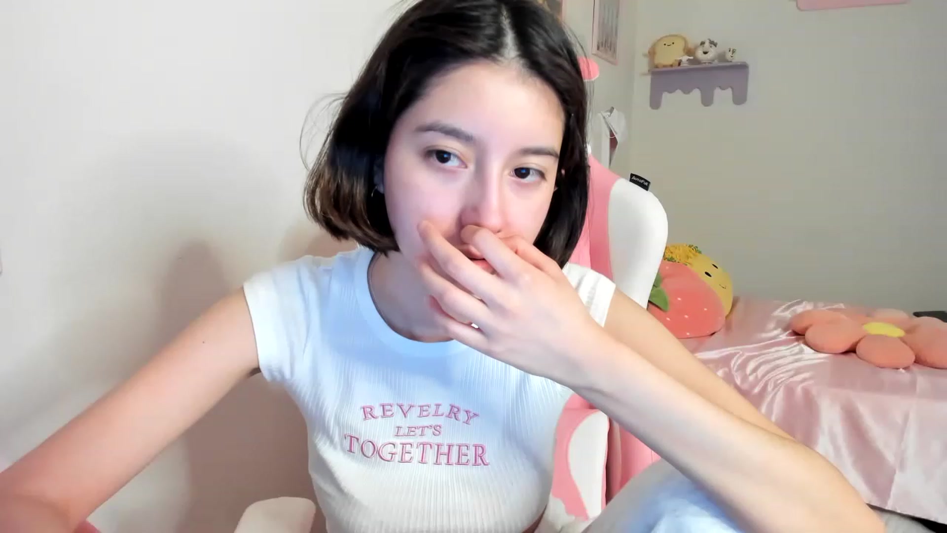 Gallery image thumbnail from Cherrycute666's myfreecams stream on, 07/31/2023, 24:40 image 5 of 20