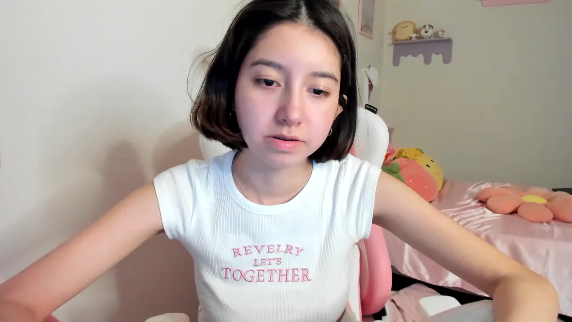 Gallery image thumbnail from Cherrycute666's myfreecams stream on, 07/31/2023, 24:40 image 6 of 20