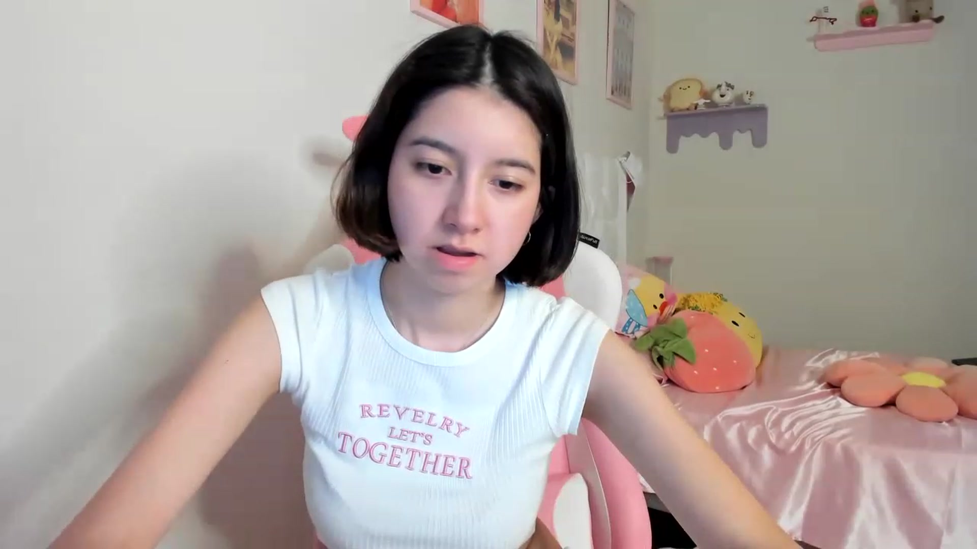 Gallery image thumbnail from Cherrycute666's myfreecams stream on, 07/31/2023, 24:40 image 19 of 20
