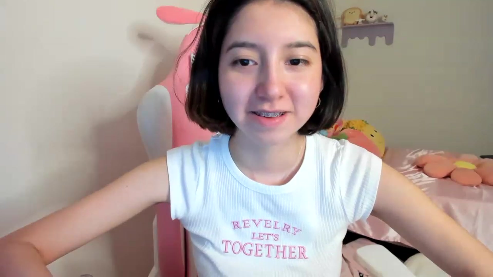 Gallery image thumbnail from Cherrycute666's myfreecams stream on, 07/31/2023, 24:40 image 12 of 20