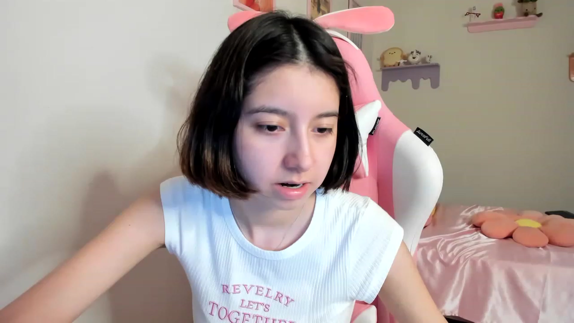 Gallery image thumbnail from Cherrycute666's myfreecams stream on, 07/31/2023, 01:38 image 2 of 20