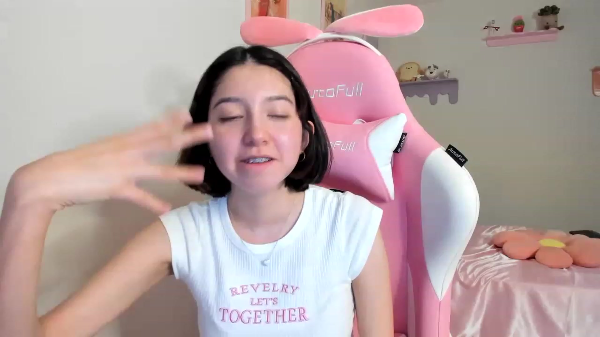 Gallery image thumbnail from Cherrycute666's myfreecams stream on, 07/31/2023, 01:38 image 19 of 20