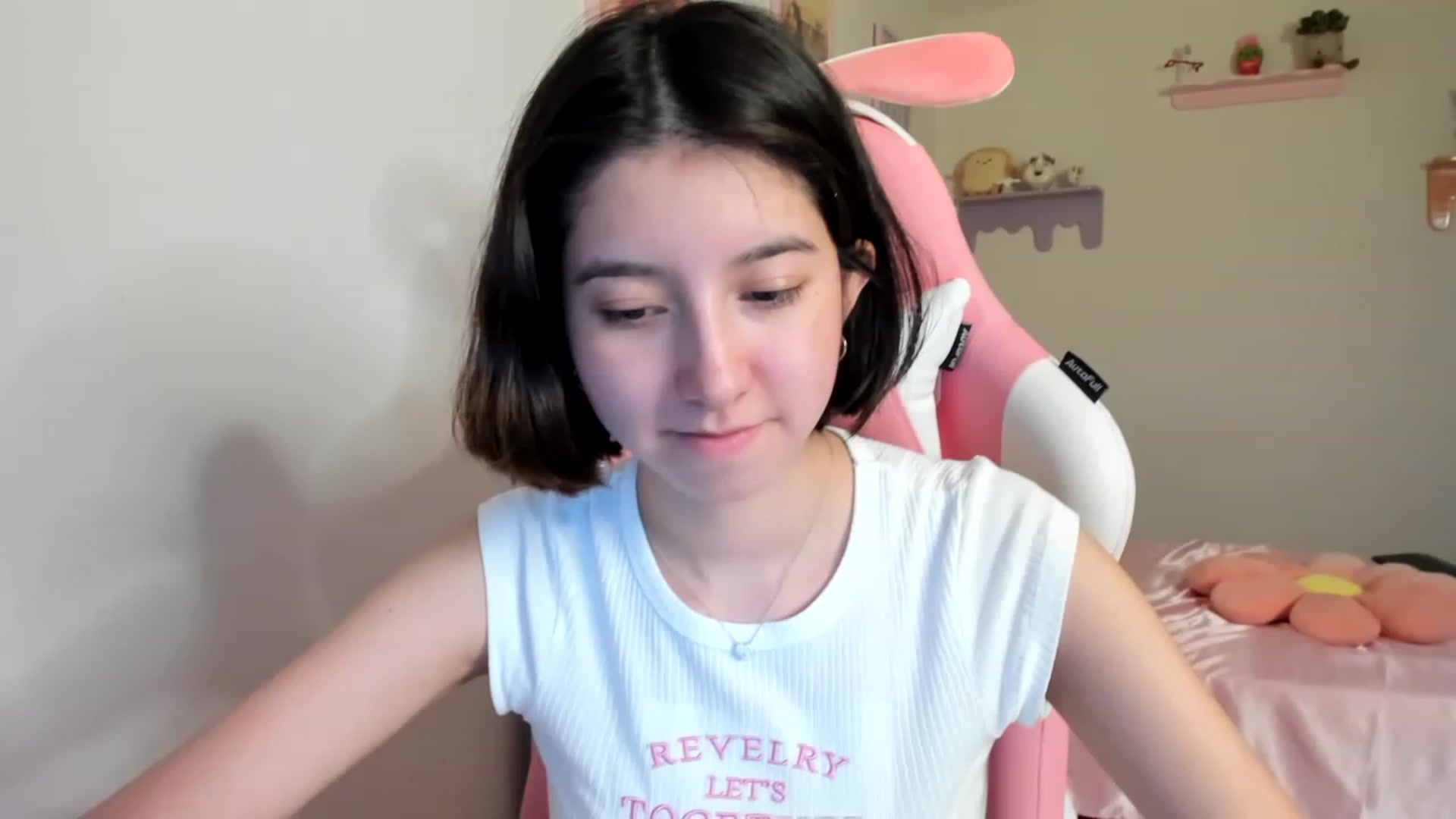 Gallery image thumbnail from Cherrycute666's myfreecams stream on, 07/31/2023, 01:38 image 14 of 20