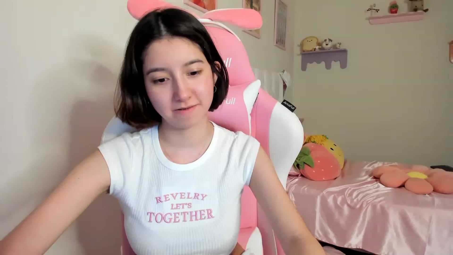 Gallery image thumbnail from Cherrycute666's myfreecams stream on, 07/31/2023, 01:38 image 4 of 20