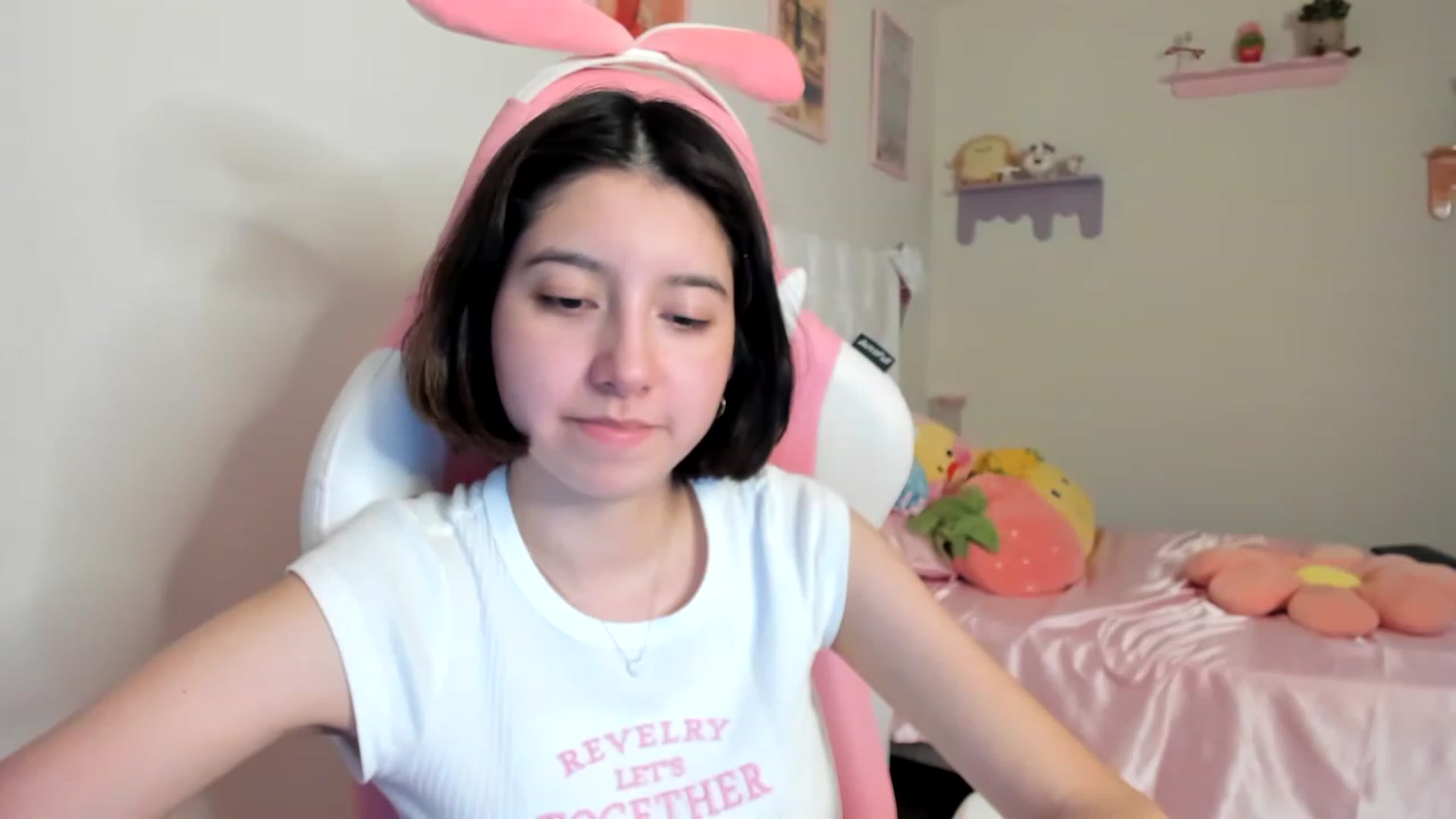 Gallery image thumbnail from Cherrycute666's myfreecams stream on, 07/31/2023, 01:38 image 9 of 20
