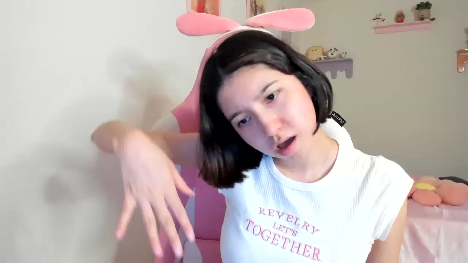 Gallery image thumbnail from Cherrycute666's myfreecams stream on, 07/31/2023, 01:38 image 6 of 20