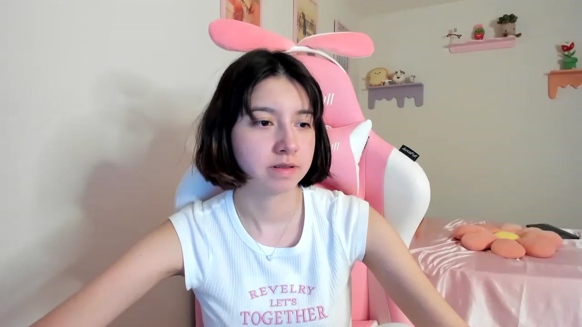Gallery image thumbnail from Cherrycute666's myfreecams stream on, 07/31/2023, 04:07 image 16 of 20
