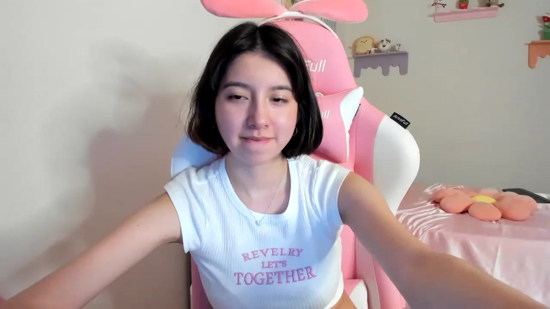 Gallery image thumbnail from Cherrycute666's myfreecams stream on, 07/31/2023, 04:07 image 19 of 20