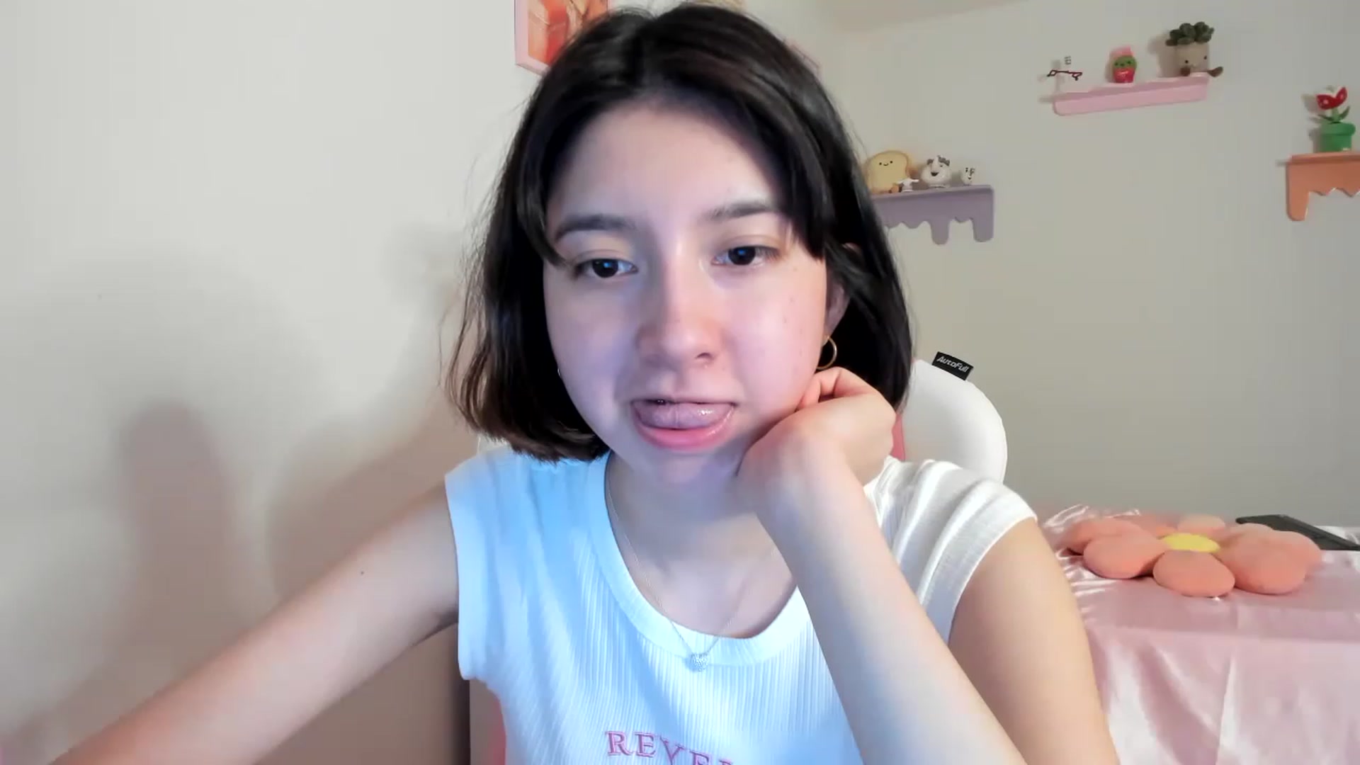 Gallery image thumbnail from Cherrycute666's myfreecams stream on, 07/31/2023, 04:07 image 9 of 20