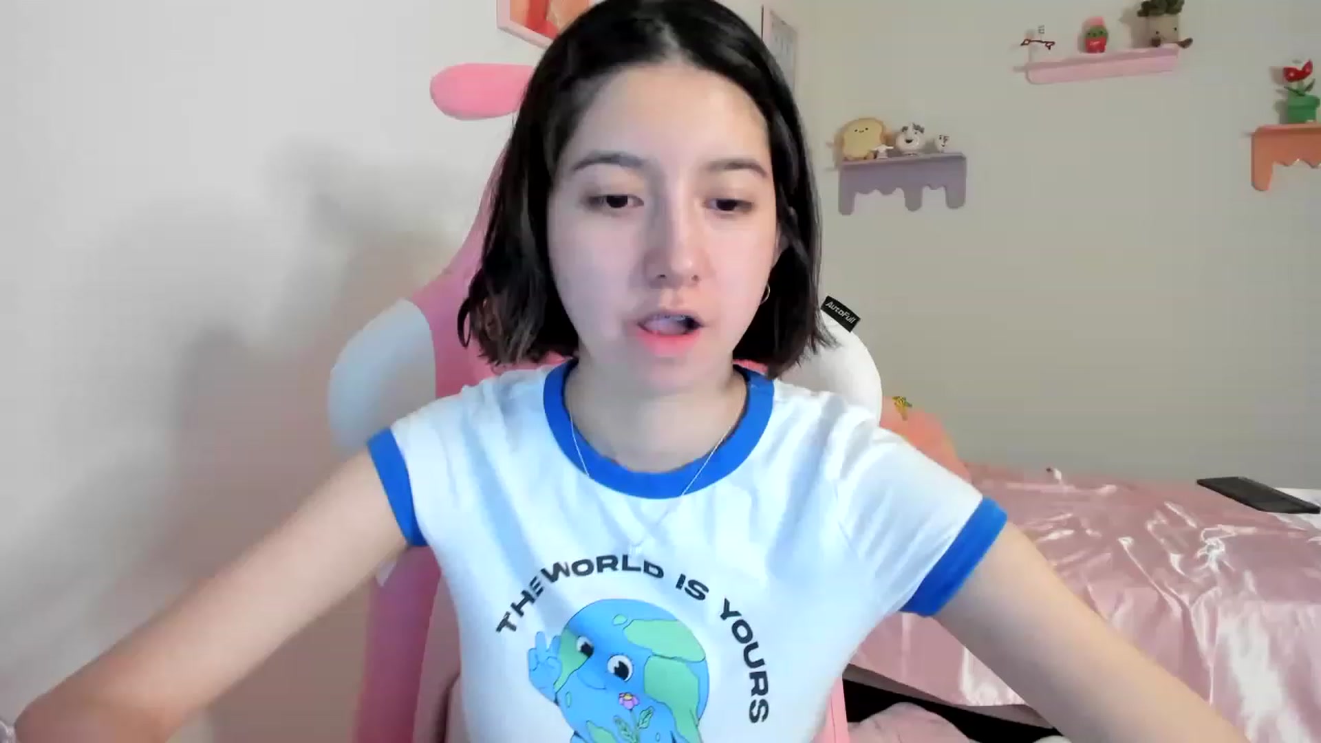Gallery image thumbnail from Cherrycute666's myfreecams stream on, 08/01/2023, 03:44 image 4 of 20