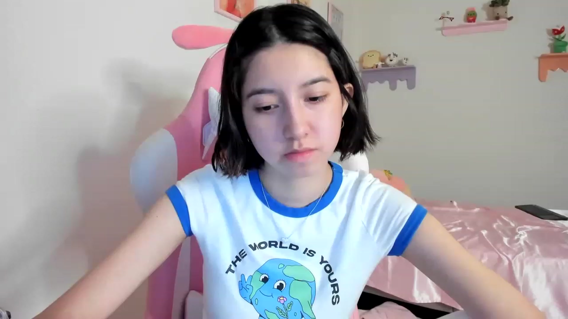Gallery image thumbnail from Cherrycute666's myfreecams stream on, 08/01/2023, 03:44 image 5 of 20