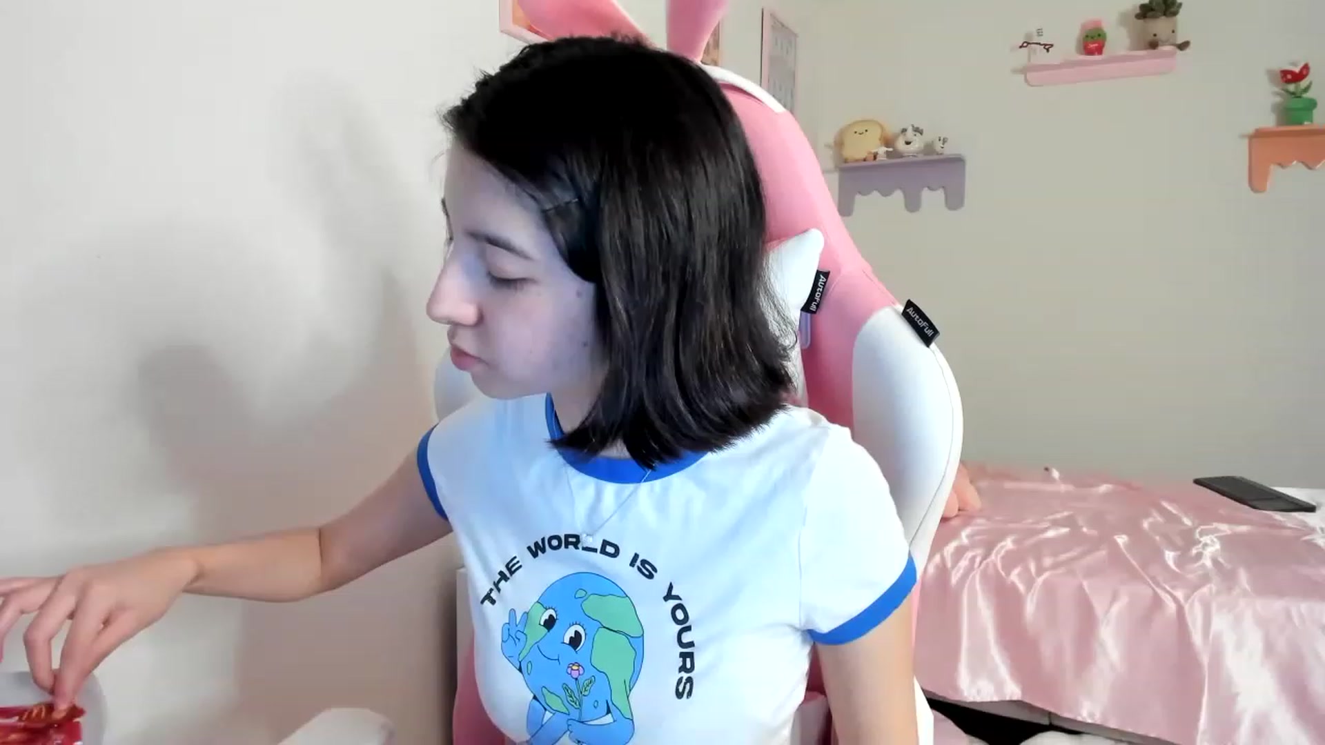 Gallery image thumbnail from Cherrycute666's myfreecams stream on, 08/01/2023, 03:44 image 19 of 20