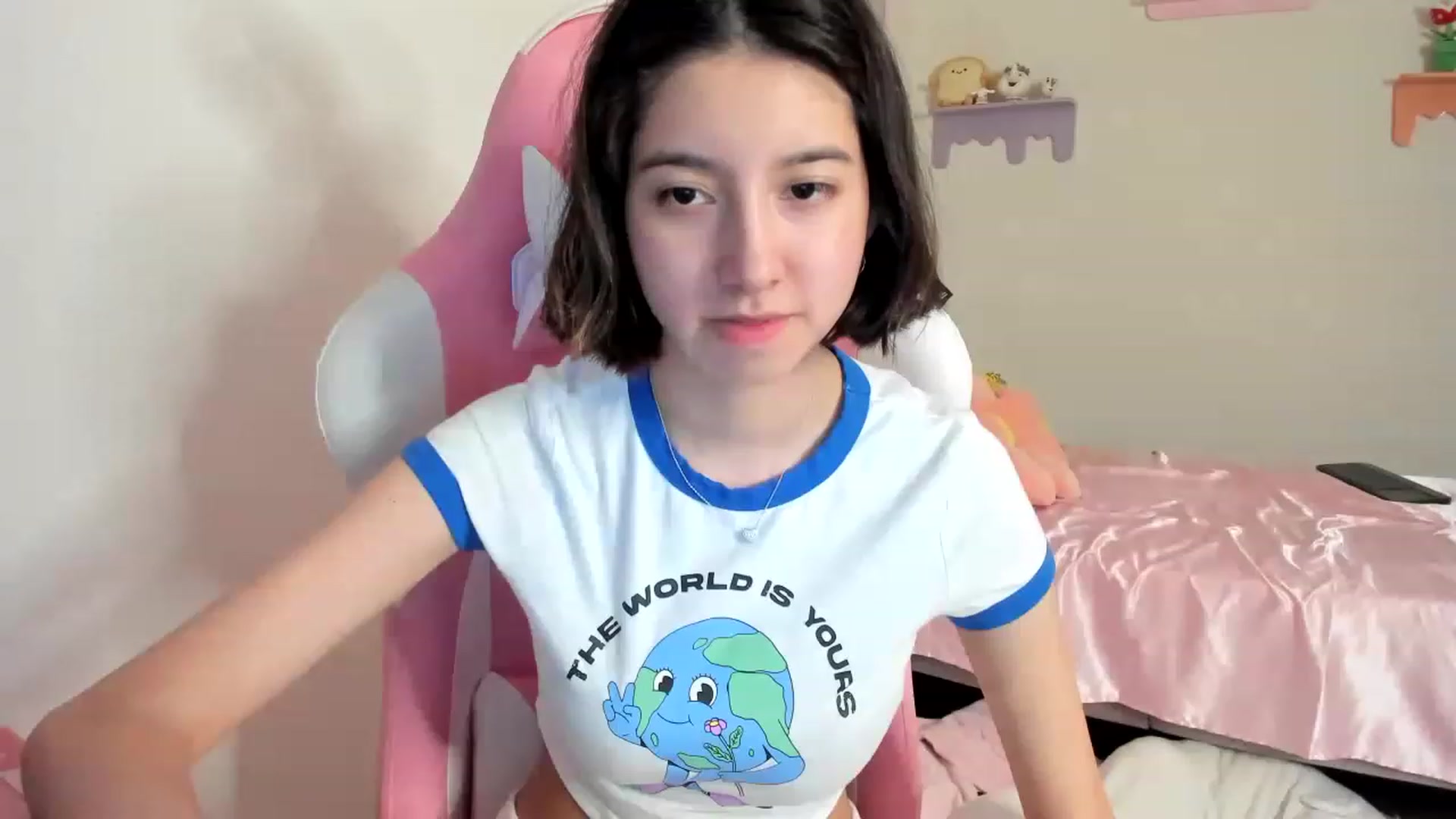 Gallery image thumbnail from Cherrycute666's myfreecams stream on, 08/01/2023, 03:44 image 14 of 20