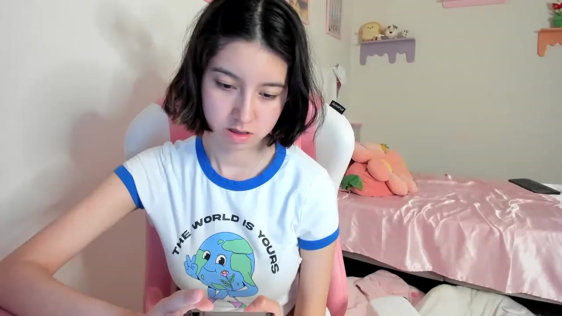Gallery image thumbnail from Cherrycute666's myfreecams stream on, 08/01/2023, 03:44 image 13 of 20