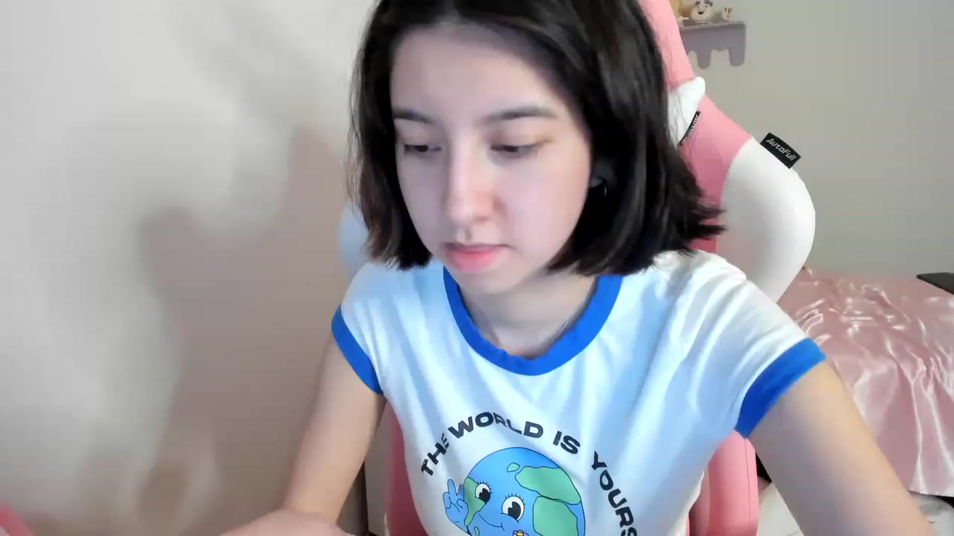 Gallery image thumbnail from Cherrycute666's myfreecams stream on, 08/01/2023, 05:26 image 15 of 20