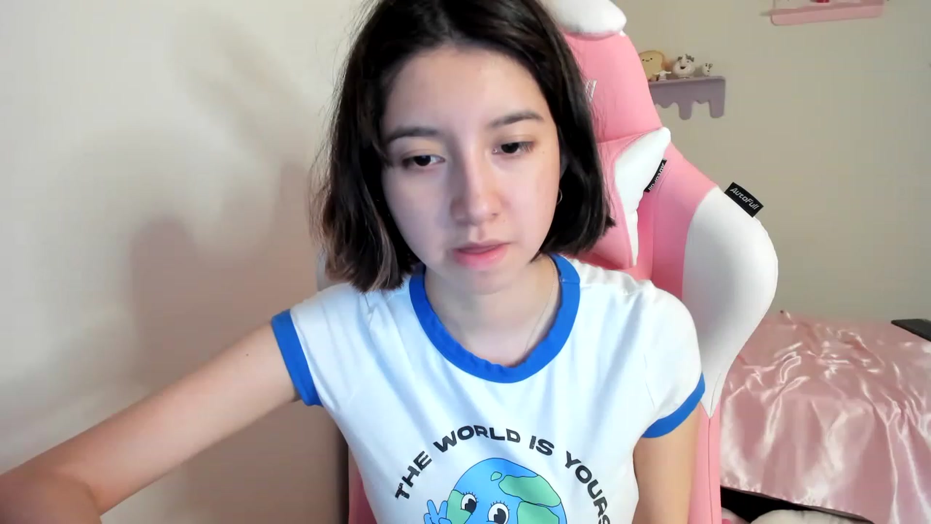 Gallery image thumbnail from Cherrycute666's myfreecams stream on, 08/01/2023, 05:26 image 3 of 20