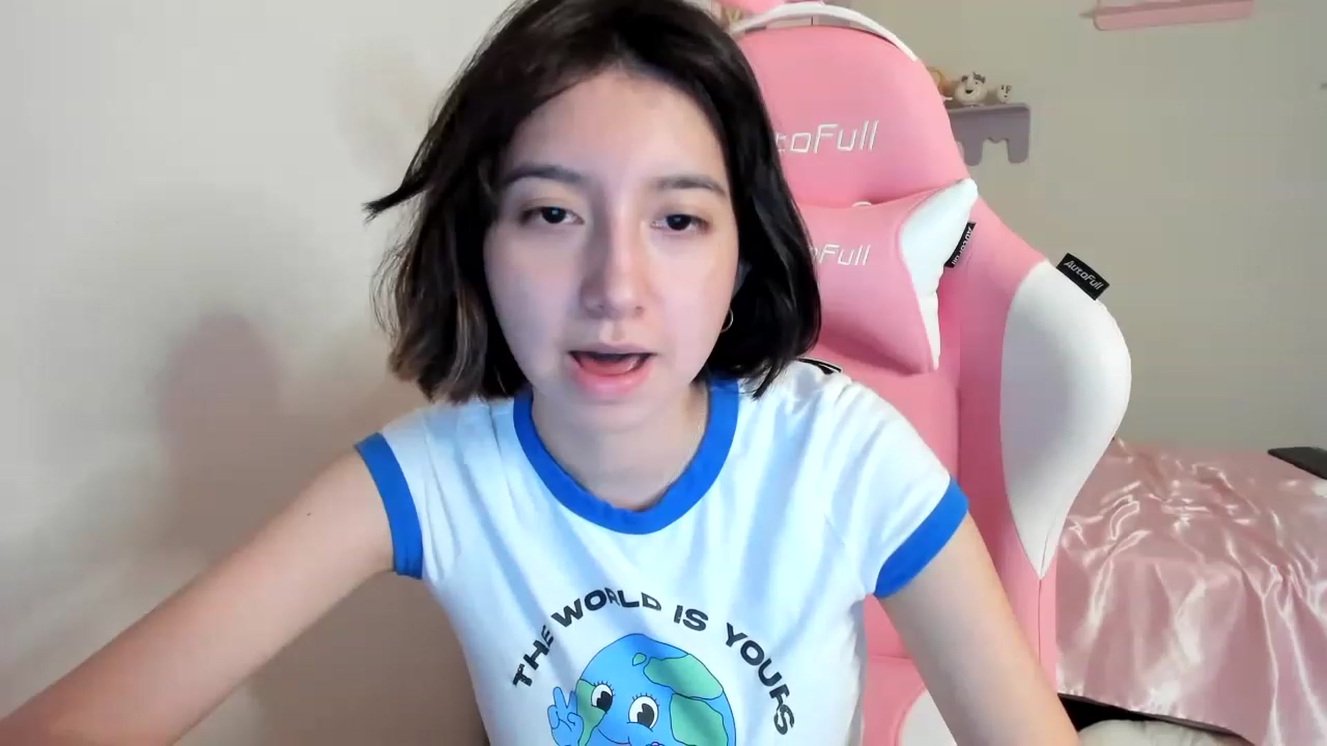 Gallery image thumbnail from Cherrycute666's myfreecams stream on, 08/01/2023, 05:26 image 16 of 20