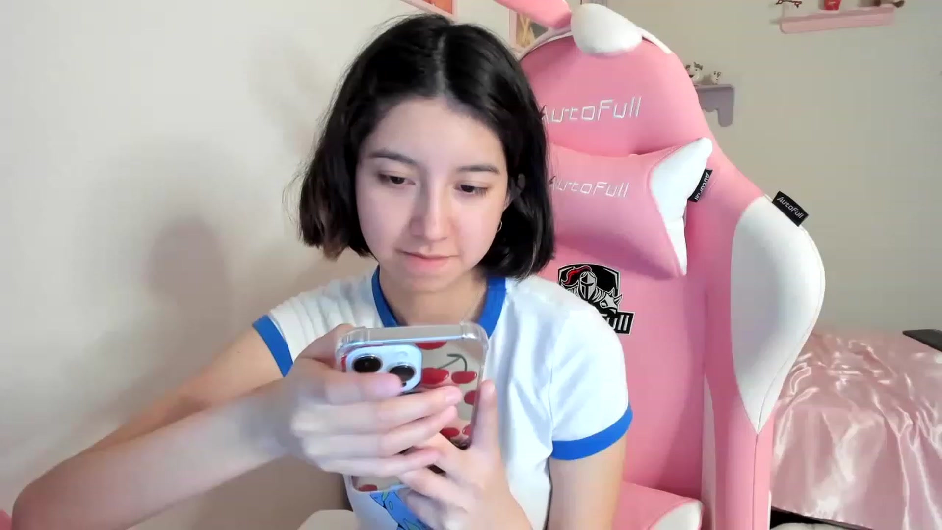 Gallery image thumbnail from Cherrycute666's myfreecams stream on, 08/01/2023, 05:26 image 6 of 20