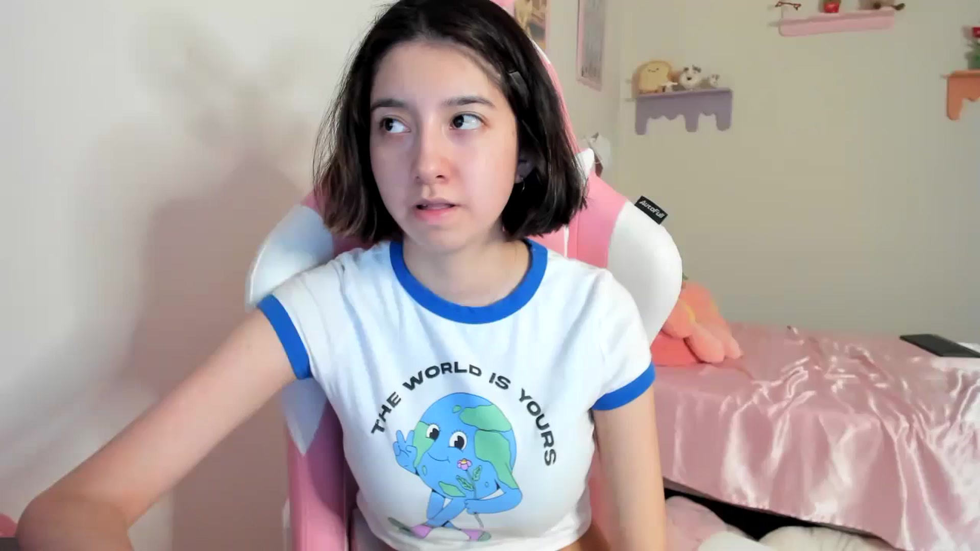 Gallery image thumbnail from Cherrycute666's myfreecams stream on, 08/01/2023, 07:58 image 1 of 20