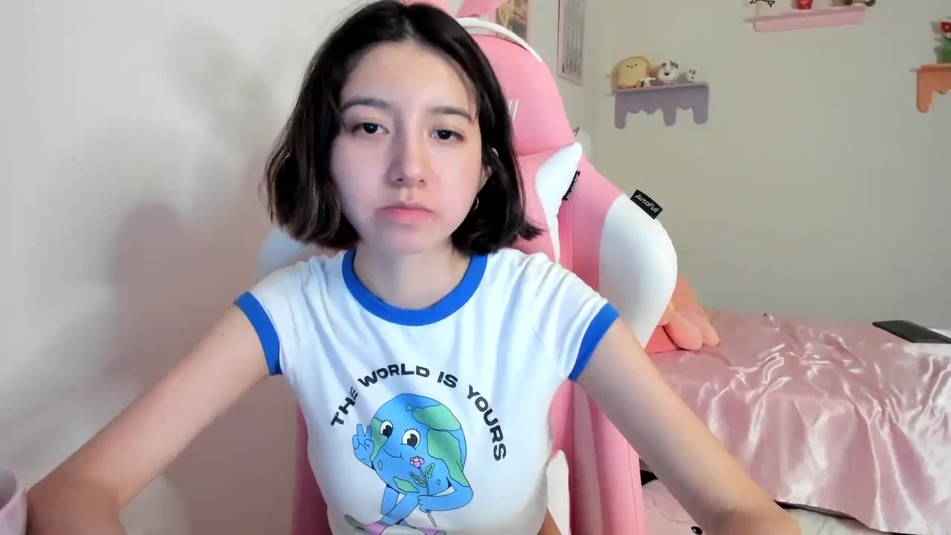 Gallery image thumbnail from Cherrycute666's myfreecams stream on, 08/01/2023, 07:58 image 6 of 20