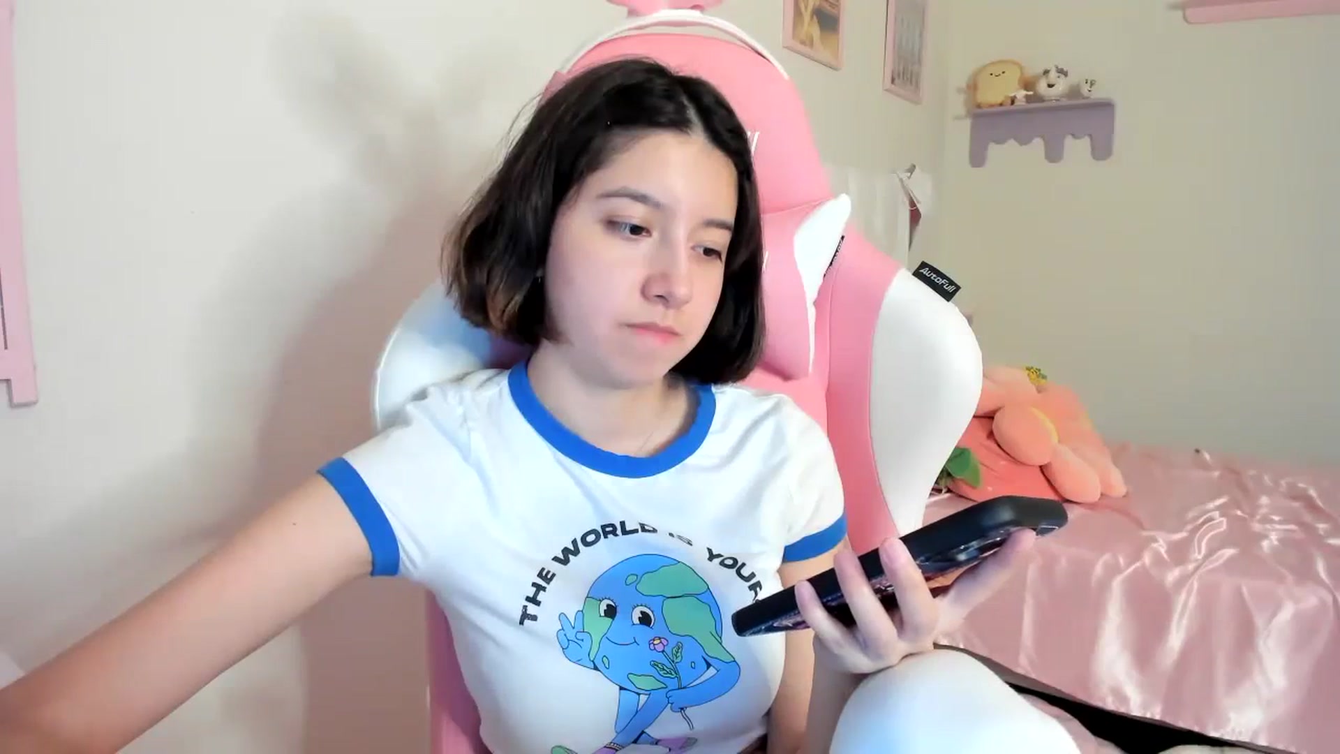 Gallery image thumbnail from Cherrycute666's myfreecams stream on, 08/01/2023, 07:58 image 14 of 20