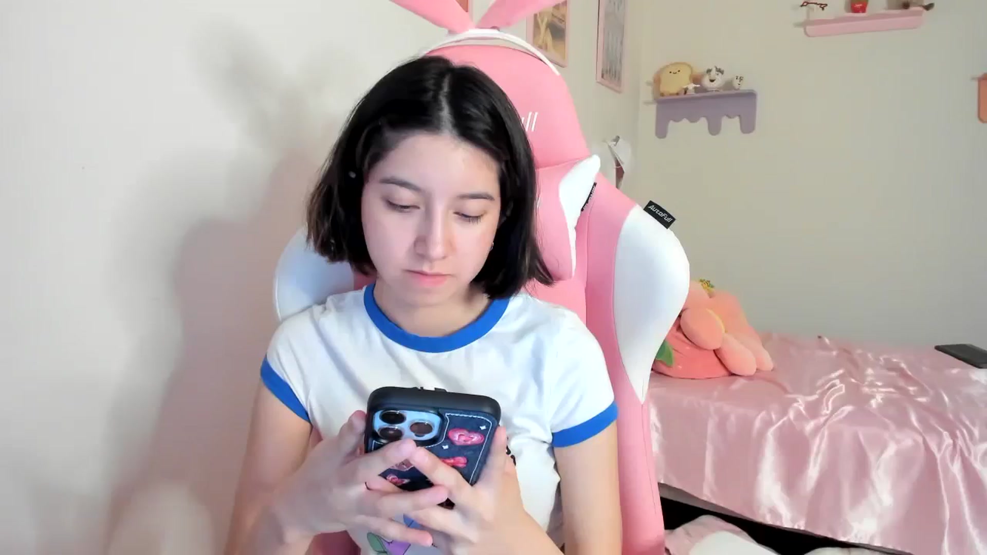 Gallery image thumbnail from Cherrycute666's myfreecams stream on, 08/01/2023, 09:43 image 20 of 20