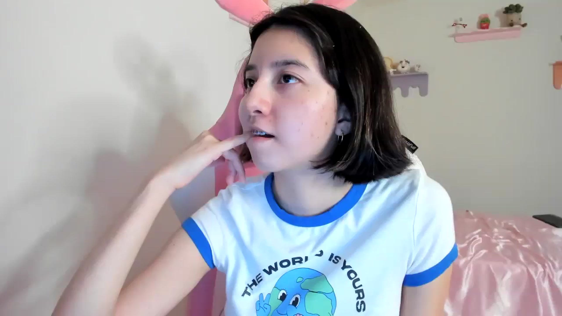 Gallery image thumbnail from Cherrycute666's myfreecams stream on, 08/01/2023, 09:43 image 4 of 20