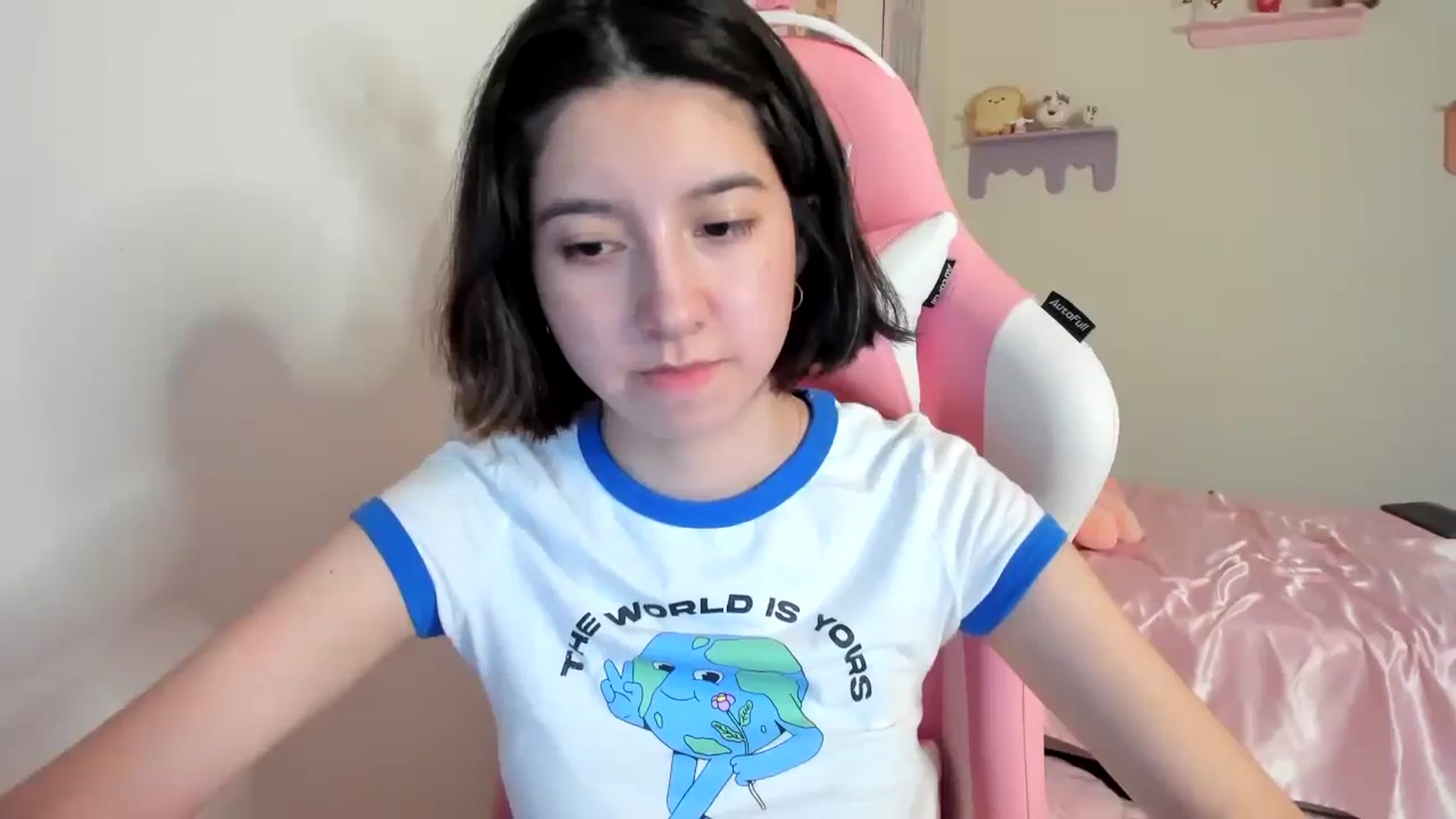 Gallery image thumbnail from Cherrycute666's myfreecams stream on, 08/01/2023, 09:43 image 16 of 20