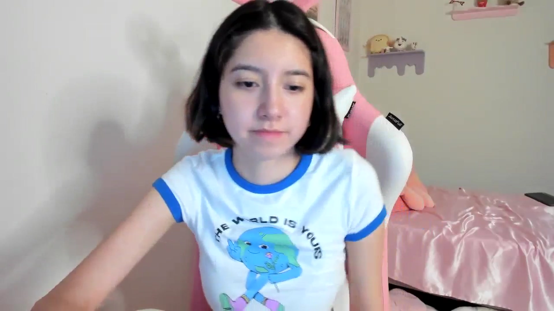 Gallery image thumbnail from Cherrycute666's myfreecams stream on, 08/01/2023, 09:43 image 17 of 20
