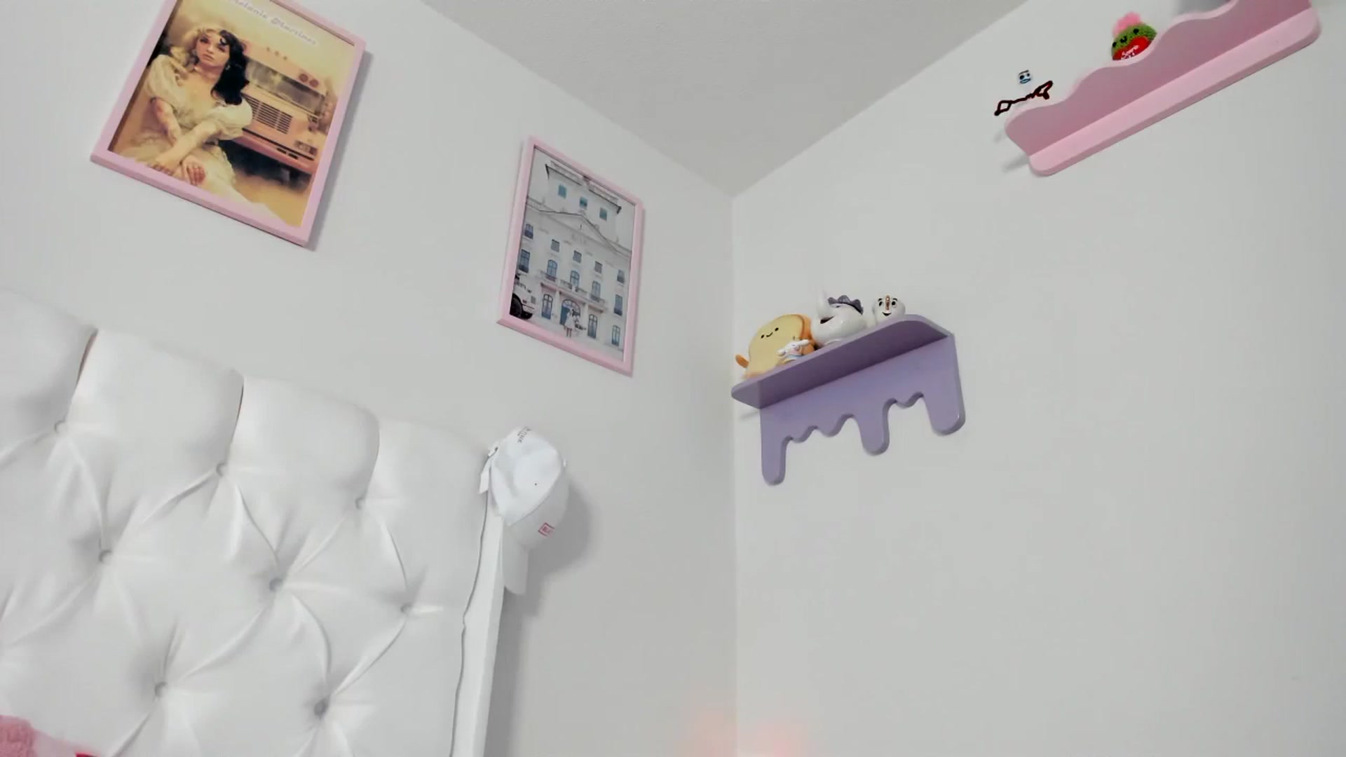 Gallery image thumbnail from Cherrycute666's myfreecams stream on, 08/03/2023, 02:45 image 16 of 20
