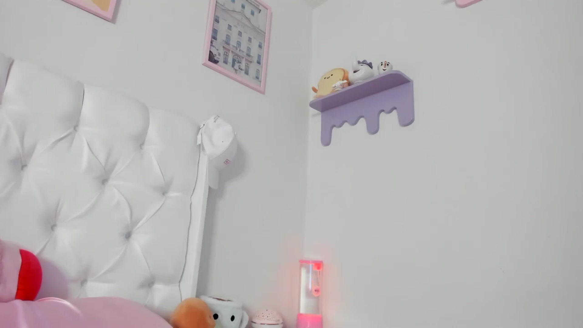 Gallery image thumbnail from Cherrycute666's myfreecams stream on, 08/03/2023, 02:45 image 11 of 20