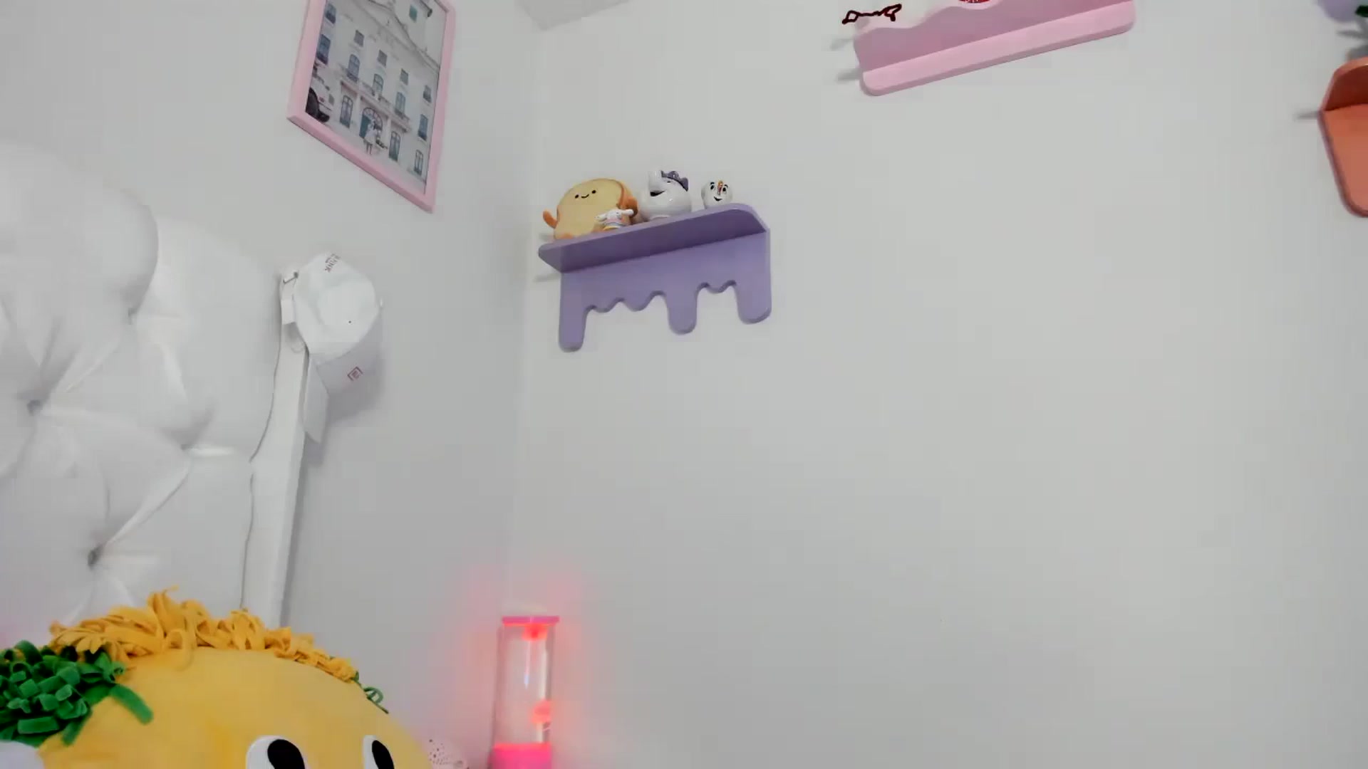 Gallery image thumbnail from Cherrycute666's myfreecams stream on, 08/03/2023, 06:43 image 10 of 20