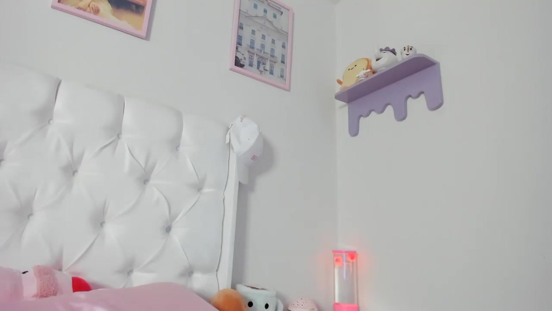 Gallery image thumbnail from Cherrycute666's myfreecams stream on, 08/03/2023, 06:43 image 4 of 20