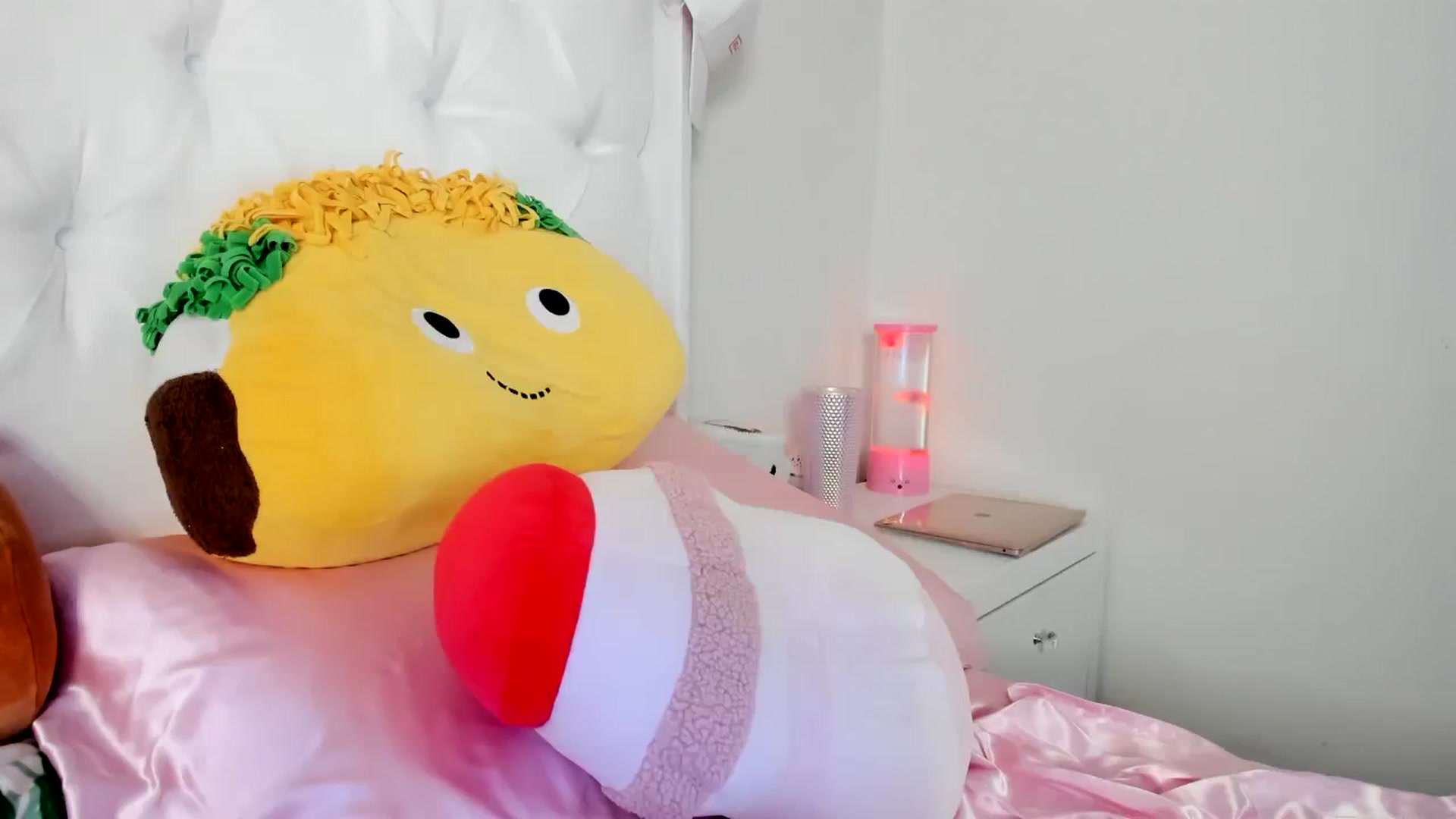 Gallery image thumbnail from Cherrycute666's myfreecams stream on, 08/03/2023, 22:29 image 19 of 20