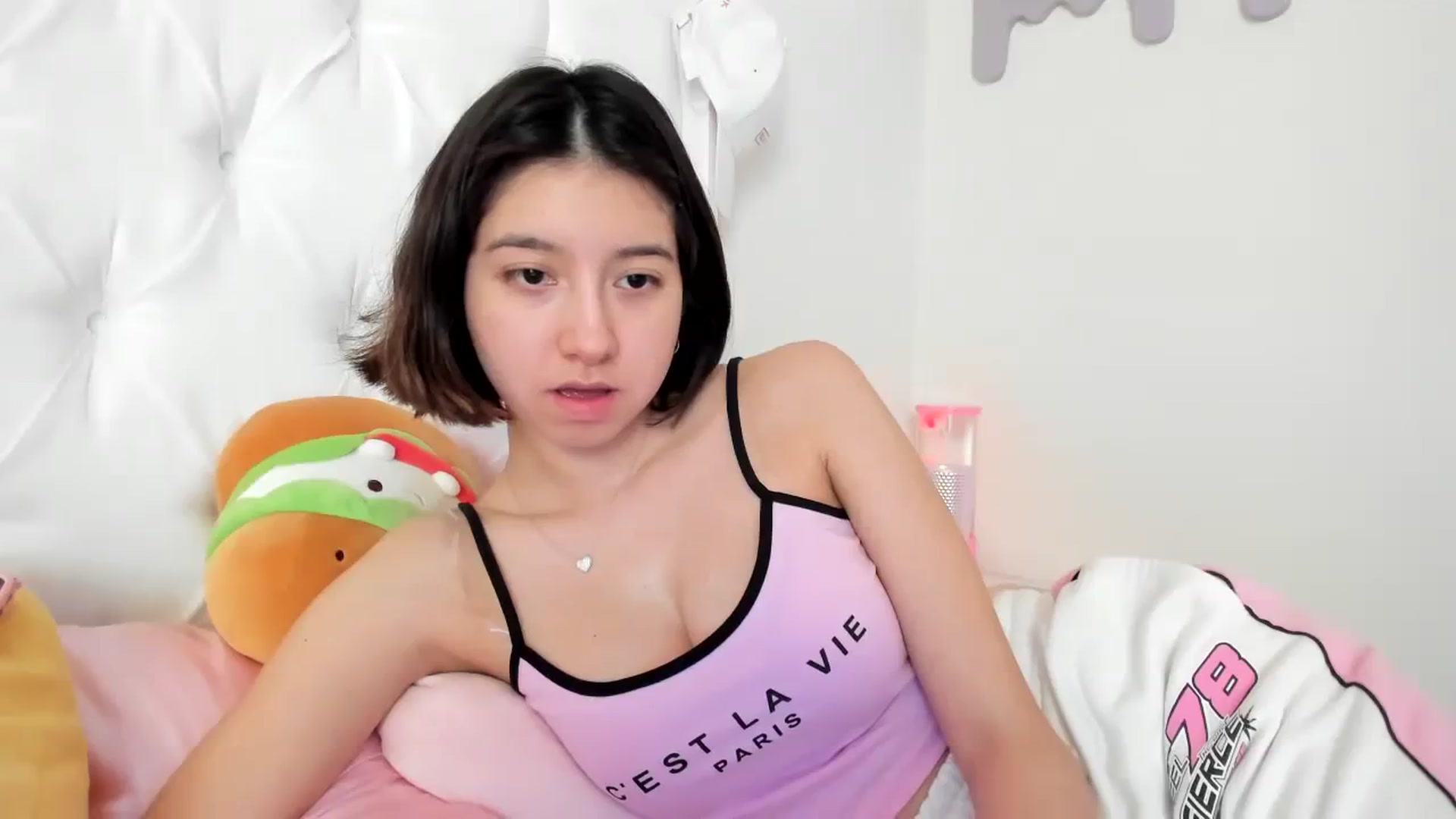 Gallery image thumbnail from Cherrycute666's myfreecams stream on, 08/03/2023, 22:29 image 11 of 20