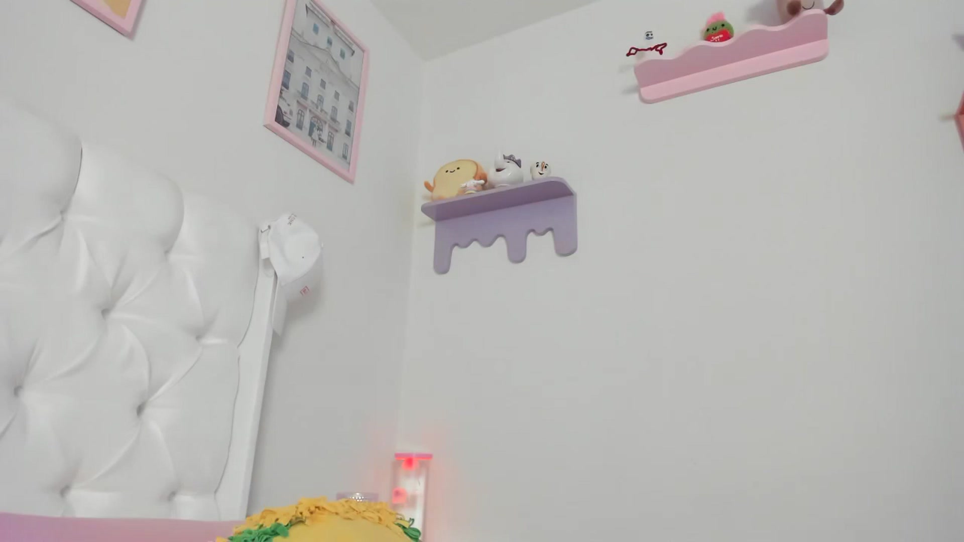 Gallery image thumbnail from Cherrycute666's myfreecams stream on, 08/04/2023, 01:12 image 5 of 20