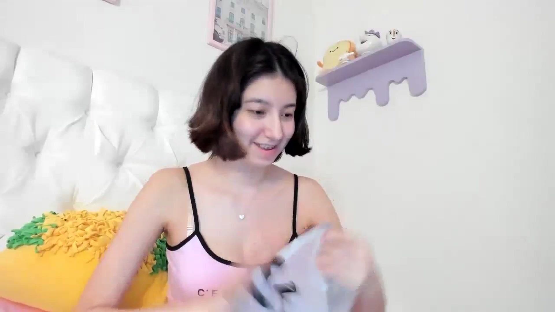 Gallery image thumbnail from Cherrycute666's myfreecams stream on, 08/04/2023, 06:24 image 15 of 20