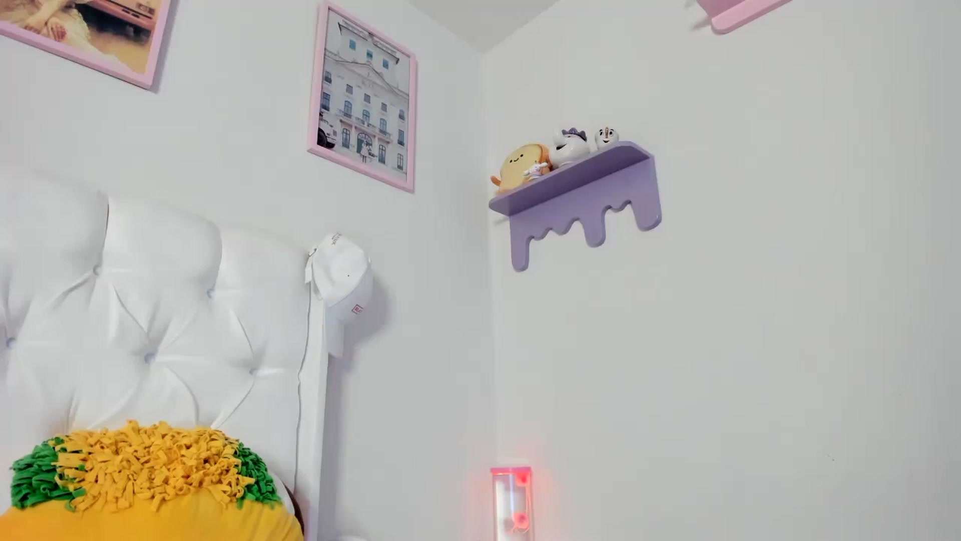 Gallery image thumbnail from Cherrycute666's myfreecams stream on, 08/04/2023, 06:24 image 19 of 20